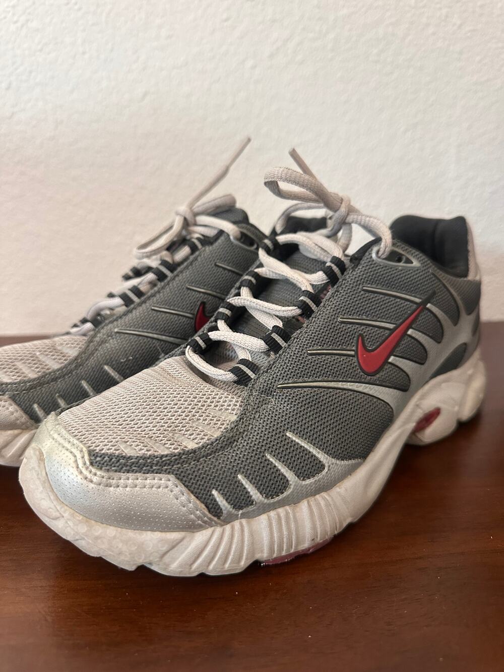 Vintage 2002 Nike Shylon Bowerman Series Gray Red Running Sneakers Women's 8.5